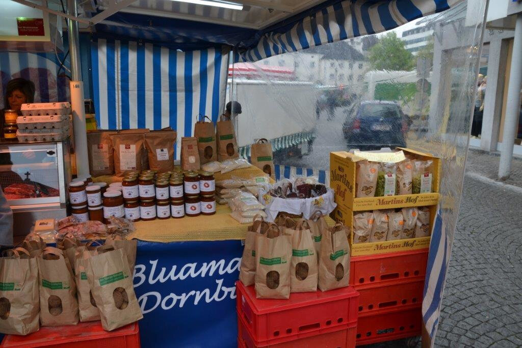  Marktstand vom Bluamahof Dornbirn